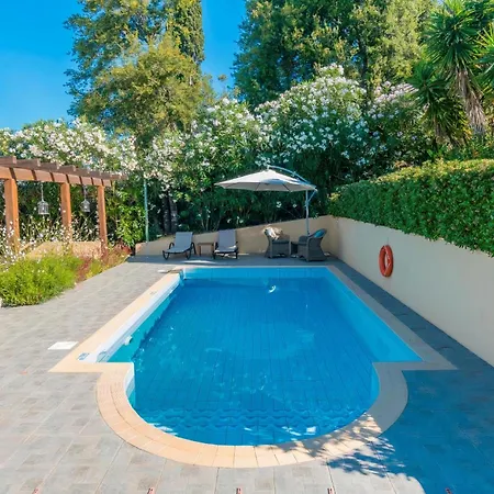 Blue Coast - Seaside Retreat With Pool In Exclusive