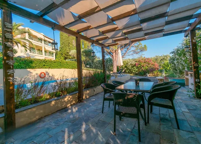 Ξενοδοχείο με διαμερίσματα Blue Coast - Seaside Retreat With Pool In Exclusive Κομμένο