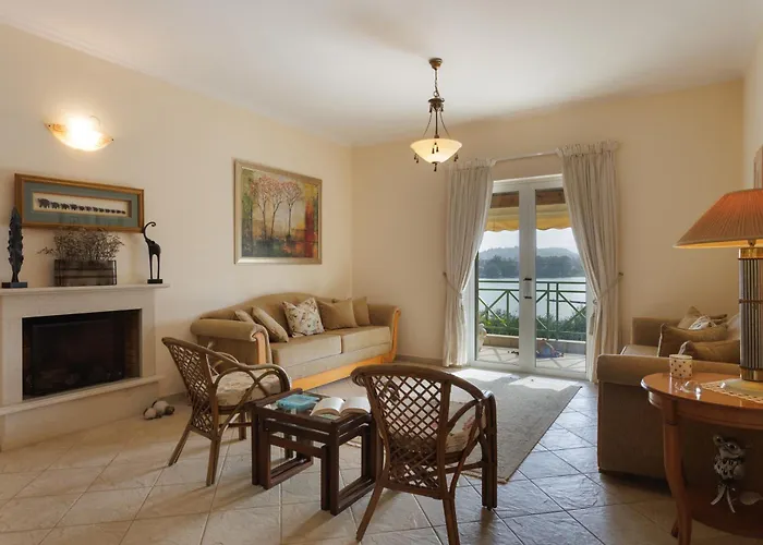 Blue Coast - Seaside Retreat With Pool In Exclusive Ξενοδοχείο με διαμερίσματα 4*
