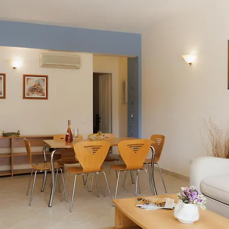 Aparthotel Blue Coast - Seaside Retreat With Pool In Exclusive 4*