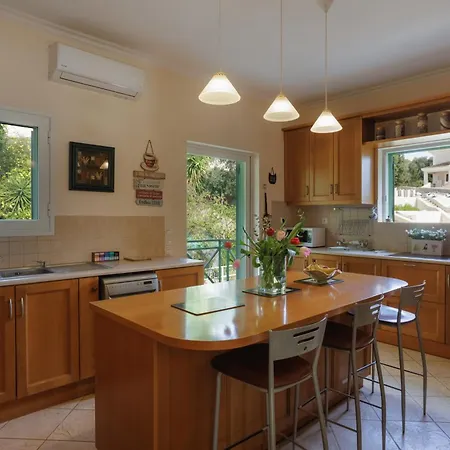 Aparthotel Blue Coast - Seaside Retreat With Pool In Exclusive Kommeno (Corfu)