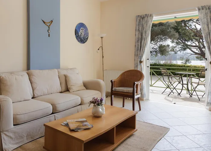 Blue Coast - Seaside Retreat With Pool In Exclusive