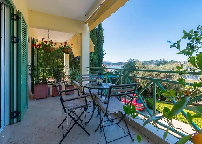Blue Coast - Seaside Retreat With Pool In Exclusive 4* Koméno