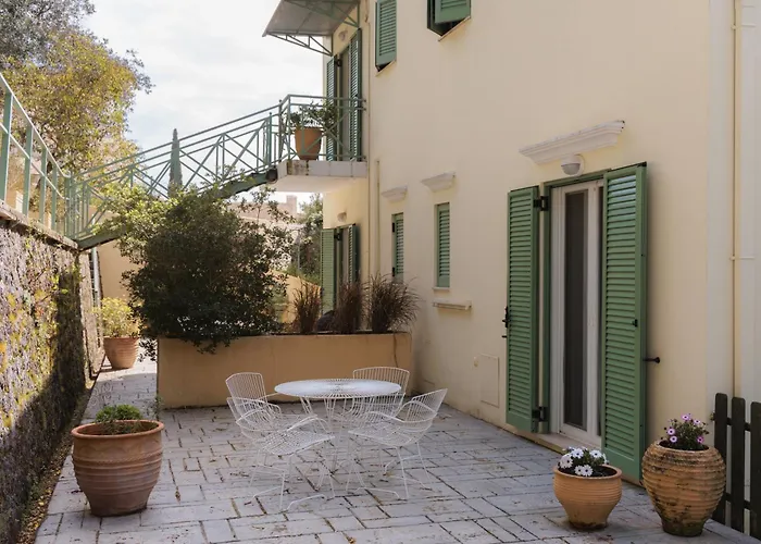 Blue Coast - Seaside Retreat With Pool In Exclusive 4* Koméno