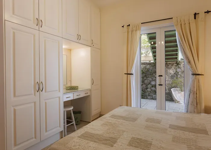 Blue Coast - Seaside Retreat With Pool In Exclusive Apartmanhotel Koméno