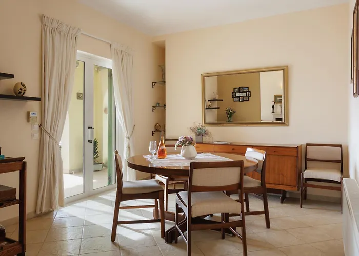 Blue Coast - Seaside Retreat With Pool In Exclusive Apartmanhotel Koméno