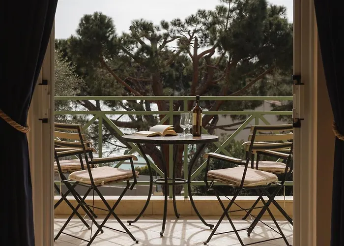 Apartmanhotel Blue Coast - Seaside Retreat With Pool In Exclusive